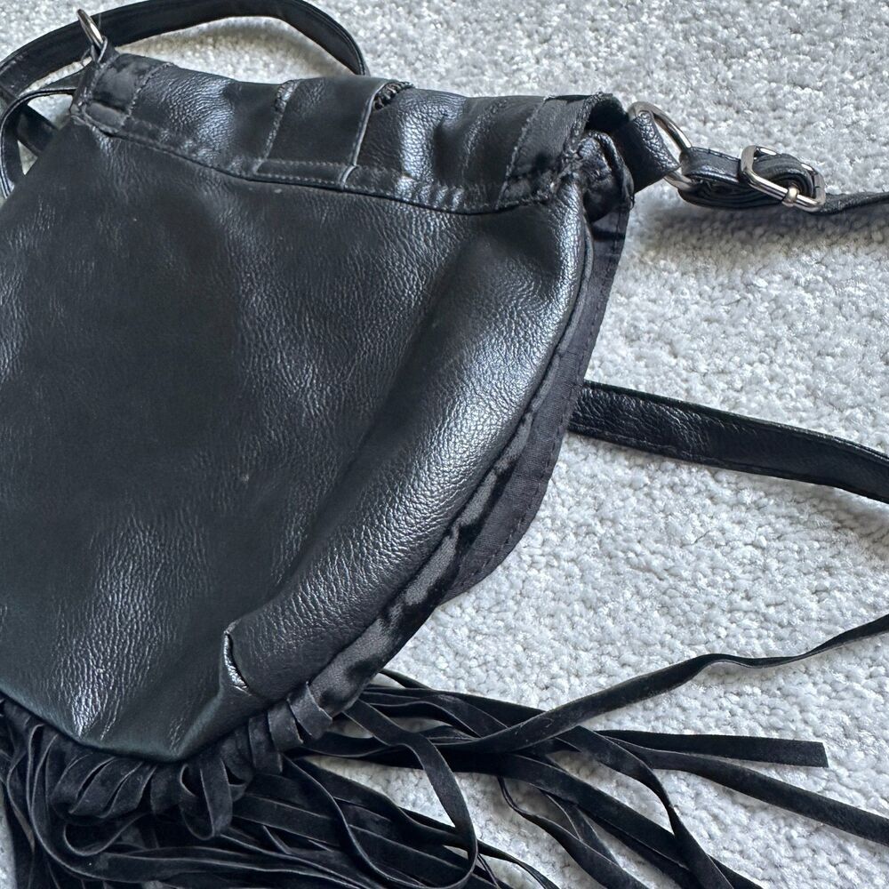 atmosphere studded Crossbody bag with fringe - Picture 4 of 13